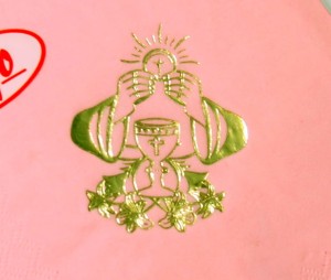 Serwetki komunijne Gajo - złoty motyw na różowym tle