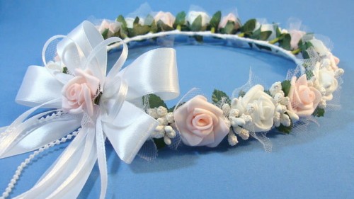 Wianek Dominika. Wariant z kokardą atłasową .