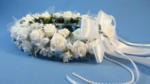 Wianek na koczek Maja,Wariant z kokardą atłasową.